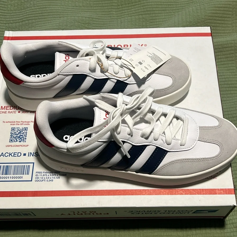 Adidas Barreda Athletic Shoes White Sneaker Blue Stripes Men Size 7 1/2 W 8 1/2